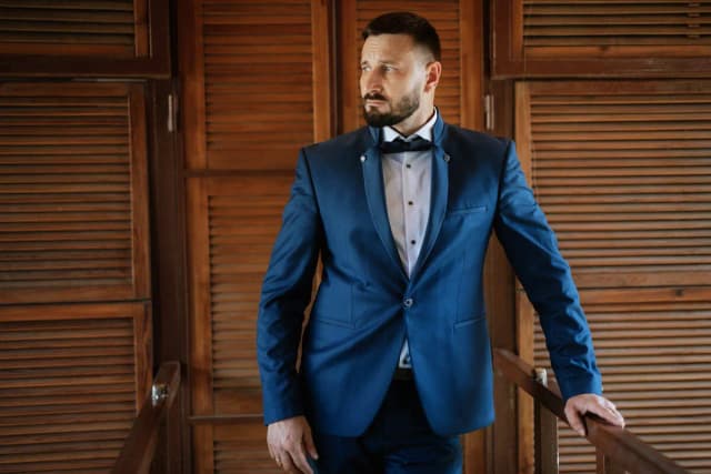 Jakie garnitury są modne? Najnowsze trendy, kolory i stylizacje na każdą okazję Jakie garnitury są modne? Najnowsze trendy, kolory i stylizacje na każdą okazję