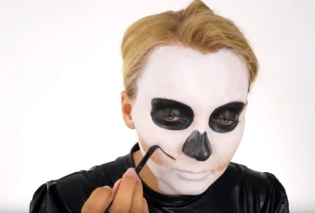 Makijaż kościotrupa jak zrobić: krok po kroku na niezapomniane Halloween Makijaż kościotrupa jak zrobić: krok po kroku na niezapomniane Halloween