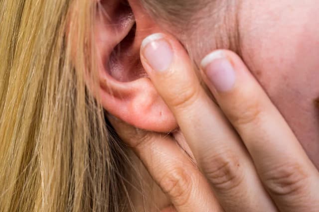 Alergia na kolczyki – objawy, które mogą cię zaskoczyć i niepokoić Alergia na kolczyki – objawy, które mogą cię zaskoczyć i niepokoić