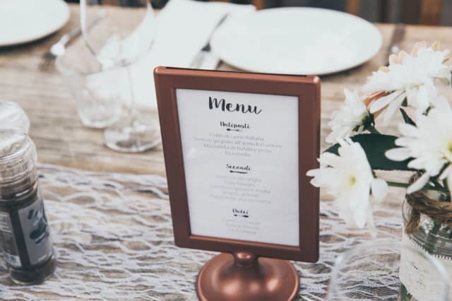 Jak ustalić menu na wesele, aby zaskoczyć gości i uniknąć błędów Jak ustalić menu na wesele, aby zaskoczyć gości i uniknąć błędów